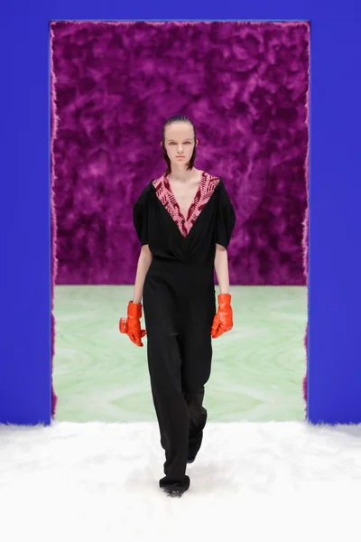 Look 37